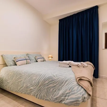 Apartamento Confortevole Con Posto Auto Gratuito E Wifi *