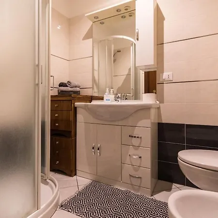 Apartment Confortevole Con Posto Auto Gratuito E Wifi Sanremo