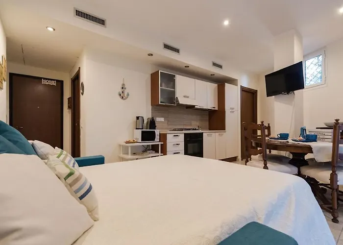 Confortevole Con Posto Auto Gratuito E Wifi