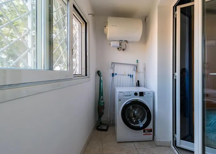 Confortevole Con Posto Auto Gratuito E Wifi Apartment *