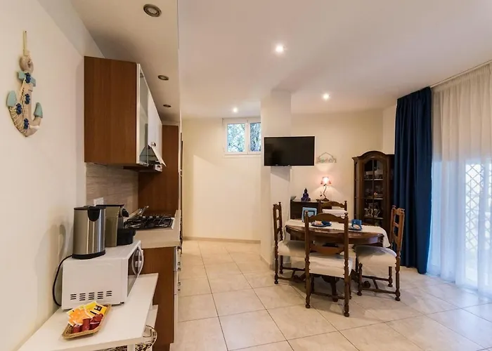 Confortevole Con Posto Auto Gratuito E Wifi Apartment